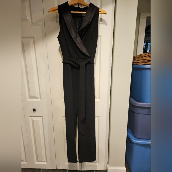 ADRIANNA PAPELL Size 12 Sleeveless Tuxedo Jumpsuit Blk w/Belt altered for petite - Picture 7 of 8